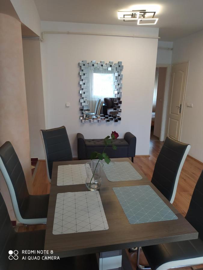 Kristaly Apartman Szeged Buitenkant foto