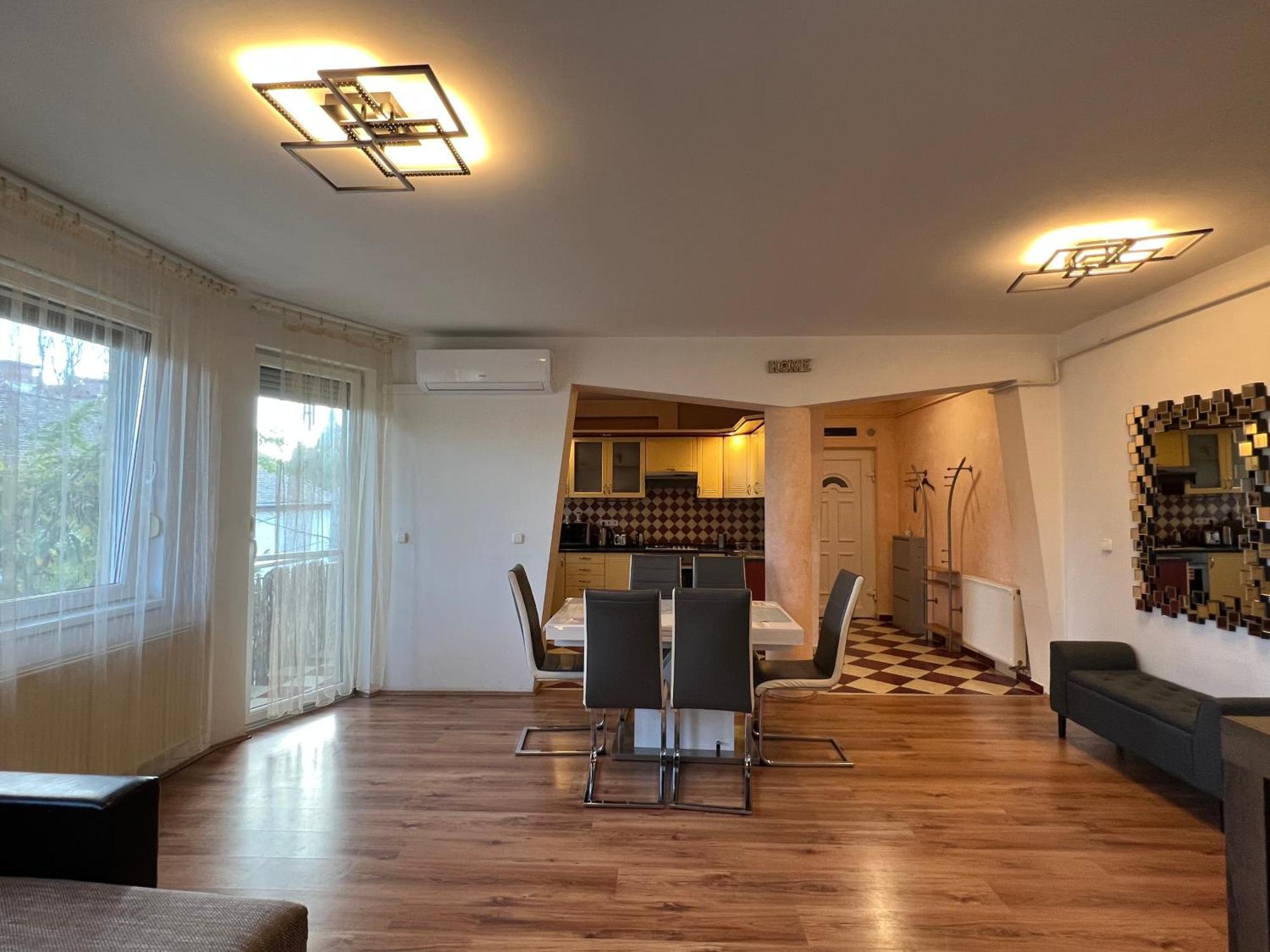 Kristaly Apartman Szeged Buitenkant foto
