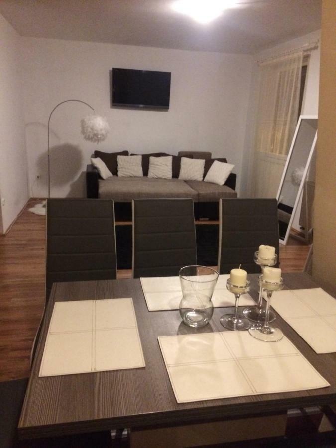 Kristaly Apartman Szeged Buitenkant foto