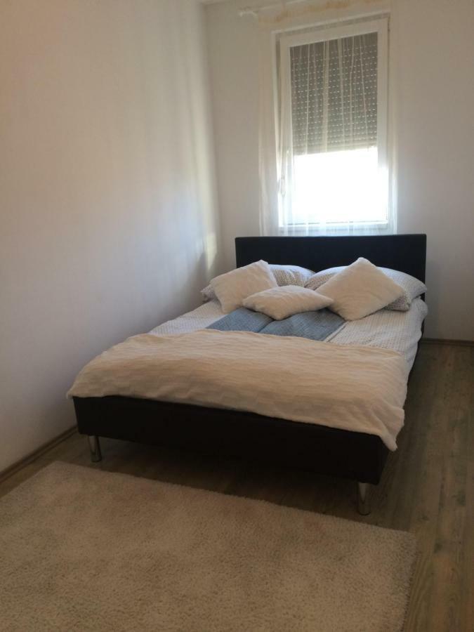 Kristaly Apartman Szeged Buitenkant foto